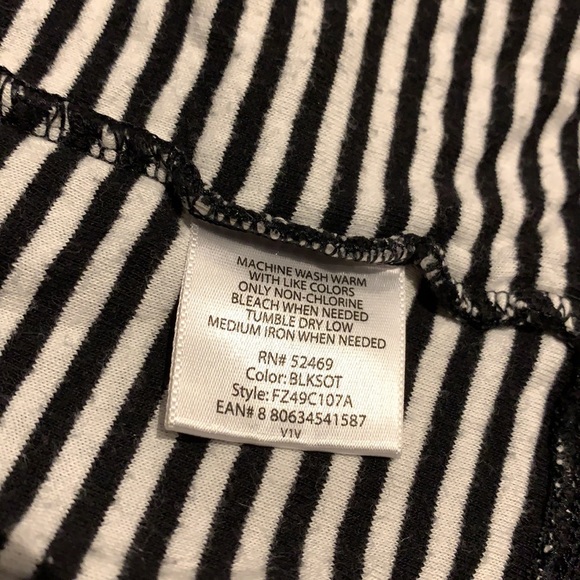 🧸2/$40 Ladies Faded Glory Snowflake hooded housecoat - size Small - Picture 7 of 12